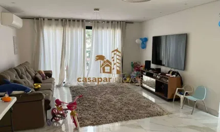 Sobrado à Venda Alto Padrão com 258m², 3 Dormitórios no Bairro Olímpico