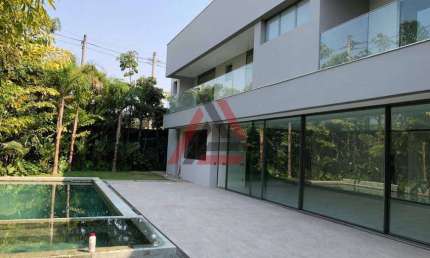 Maravilhosa Casa no Espaço Cerâmica à Venda, 950m² com 5 Suítes