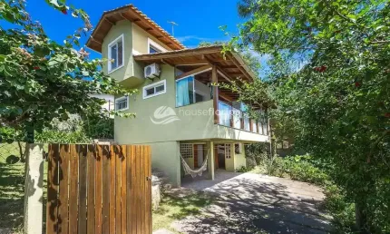 Casa à venda, Lagoa da Conceição, Florianópolis, SC - Casa com uma vista maravilhosa para a lagoa -