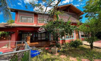 Casa Individual à Venda no Campeche, com 7 Dormitórios , Quintal, Piscina, Florianópolis, SC