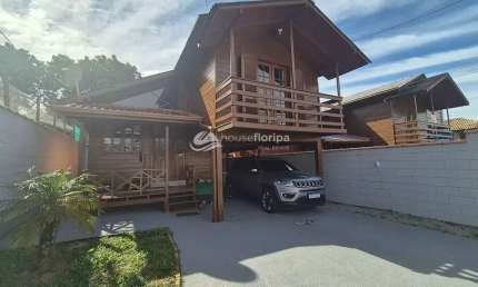 Chalé à Venda, Rio Tavares, Florianópolis, SC - apenas 500m da praia - com 2 quartos