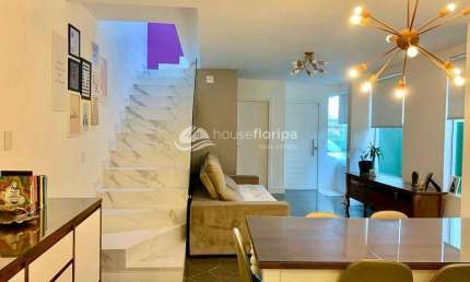 Casa à venda com 3 dormitórios, em loteamento planejado, com piscina, no Ribeirão da Ilha, Florianó