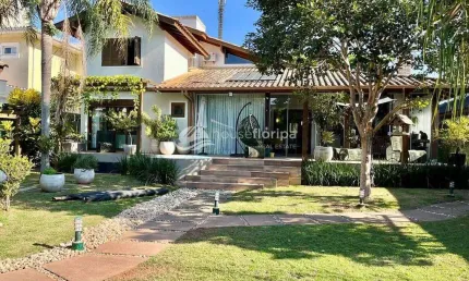 Casa à venda com 5 dormitórios, no loteamento Village, na Lagoa da Conceição, Florianópolis, SC