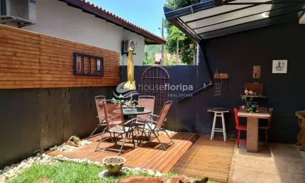 Casa à venda no campeche: 3 quartos com quintal, perto da avenida principal e comércio – perfeita p