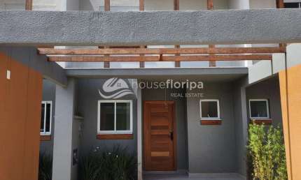 Casa à venda em Condomínio Resort 2 suítes, estrutura completa, próximo a praia, Morro das Pedras,