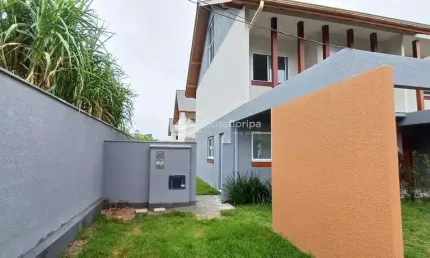 Casa com 3 dormitórios e 1 sótão à venda em um incrível condomínio clube, Morro das Pedras, Florian