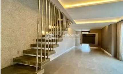 Casa à venda a poucos metros da praia com 3 belas suítes e vista para a Natureza, Morro das Pedras,
