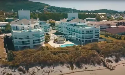 Apartamento pé na areia de 1 dormitório à venda, no Morro das Pedras, uma das mais belas praias de