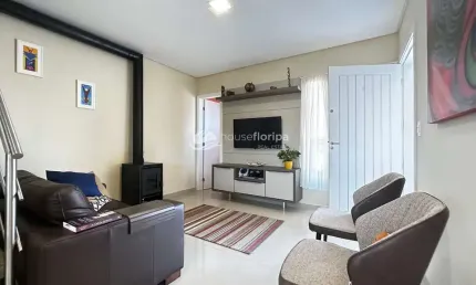 Casa financiável à venda em condomínio fechado com 3 dormitórios, no Ribeirão da Ilha, Florianópoli