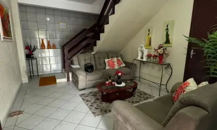 Casa com 5 quartos à venda na Rua Regina Terezinha Silveira, 813, Centro, São José