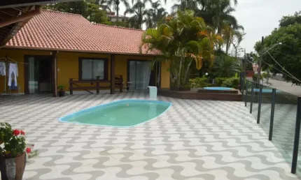 Casa com 6 quartos à venda na Rua Santos Saraiva, Estreito, Florianópolis