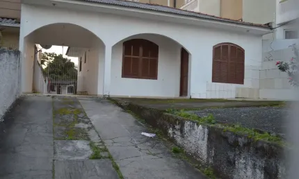 Terreno à venda na Rua Santo Antônio, 978, Barreiros, São José