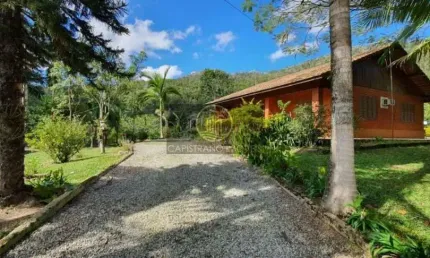 Lindo sitio com área de 40 mil metros, de frente para o asfalto,, localizado na Estrada Geral do Braço em Camboriú!
