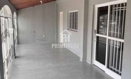 Aluga-se casa no bairro Grande Terceiro em Cuiabá - MT