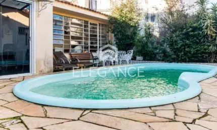 Casa com 4 quartos à venda na Travessa Trindade, 40, Jardim Lindóia, Porto Alegre, 281 m2 por R$ 1.300.000