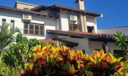 Casa com 4 quartos à venda na Rua Arnaldo Ballve, 709, Jardim Itu Sabará, Porto Alegre, 335 m2 por R$ 1.100.000