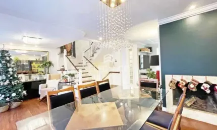 Casa em Condomínio próximo ao Iguatemi com 3 dormitórios 3 vagas box/garagem. Chácara das Pedras Porto Alegre. Elegance Imóveis