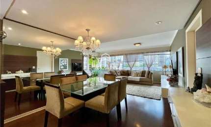 Apartamento de frente para comprar com 92 m2 privativos, 3 dormitórios, suíte, 2 vagas box garagem Passo da Areia Porto Alegre. Elegance Imóveis.