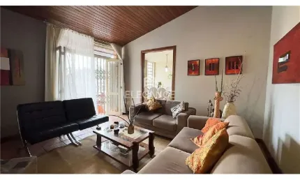 Casa com 3 quartos à venda na Rua Guilherme Klippel, 80, Passo da Areia, Porto Alegre, 300 m2 por R$ 995.000