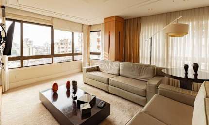 Elegance imóveis vende maravilhoso apartamento, 1 por andar com 3 suítes, dependência e 3 vagas de garagem/box. Petrópolis - Porto Alegre