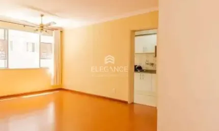 Elegance imóveis vende apartamento desocupado de 3 dormitórios, 1 suíte, dependência e 1 vaga de garagem/box em Menino Deus - Porto Alegre.