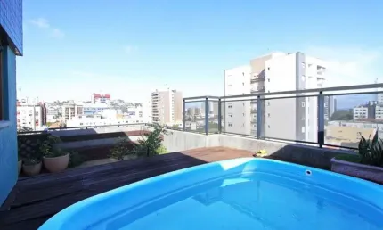 Elegance imóveis vende cobertura no Menino Deus com, 143m, 2 dormitórios, 1 suíte e 2 vagas de garagem/box. R$ 789.000,00