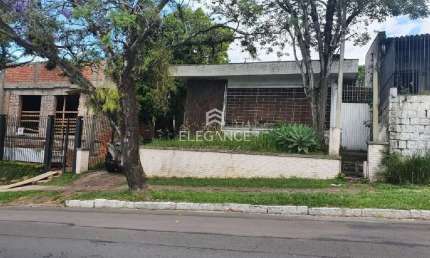 Casa com 2 quartos à venda na Rua Carlos Huber, 755, Três Figueiras, Porto Alegre por R$ 1.300.000