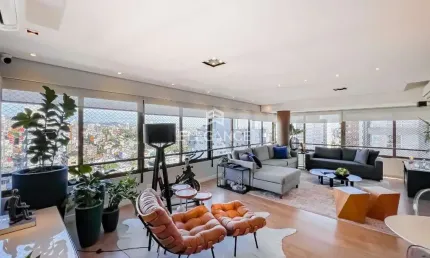 Apartamento lindo desocupado para comprar com 2 dormitórios sendo 2 suítes, lareira, 2 vagas box garagem Bela Vista Porto Alegre. Elegance Imóveis.