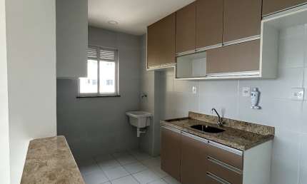 Alugo 2/4 com suíte nascente no Madrid em Santa Teresa