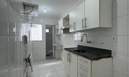 Alugo 2/4 com suíte na pituba perto do colégio nossa senhora da luz