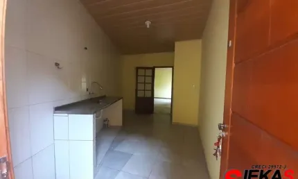 Aluguel de Casa na Penha de França - 2 quartos, 1 banheiro, 1 vaga de garagem e 50m² - São Paulo-SP