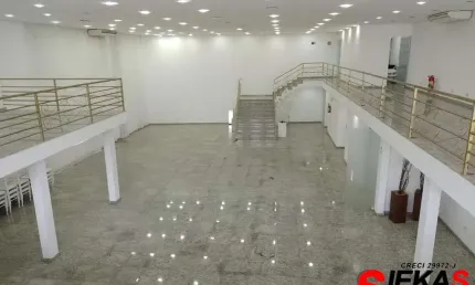 Salão Comercial para Locação em São Paulo-SP no Bairro Nícleo Lageado: 1.000m² e 8 Banheiros!