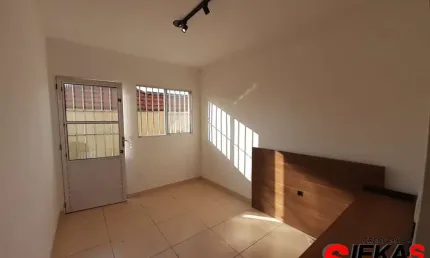 Excelente oportunidade de locação: casa semi mobiliada com 2 quartos na penha de frança, são paulo-sp!