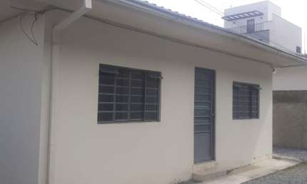 Casa com 3 quartos para alugar na Rua Sebastião Vendramin, 124, Santa Felicidade, Curitiba