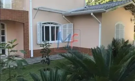 REF: 16.237 Linda casa no Rio Grande - SBC, 1.000 m²  a.u., 4 quartos (2 suítes), sala, cozinha, escritório, banheiro, piscina, lareira, jardim, 2 vgs.