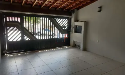Excelente sobrado em SBC,  190 m² a.u., 3 quartos (1 suíte) , sala, cozinha, 3 banheiros, lavanderia, churrasqueira e 2 vagas. (REF: 16.242)