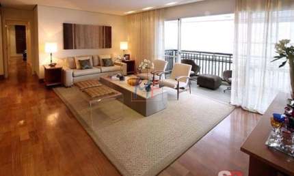 REF: 16.531 - Lindo apto ao lado do metrô Moema no bairro Cidade Monções, de 180 m² a.u.,  3 suítes, varanda, sala, cozinha, 3 vagas e Lazer.