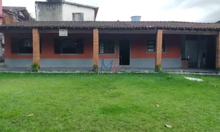 Casa em São Sebastião, 130m² a.u., 2 quartos, sala, cozinha americana, banheiro, varanda, churrasqueira e 6 vagas. REF: 16.648