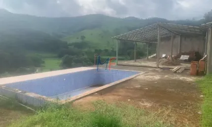 REF 16.762 -Lindo Sitio localizado em Piranguçu, com 629.200 m² (13 alqueires equivalentes), 3 dorms, piscina, churrasqueira, canil e garagem.