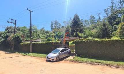 Excelente  Chácara localizada no bairro Ouro Fino. , com 222m² área útil, 22.000  m²  de terreno, 2 dorms, sala, cozinha  e vagas. REF 16.790