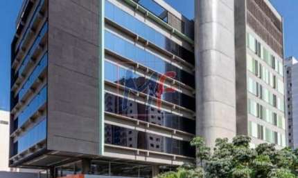 Prédio Comercial em Pinheiros, com 442 m2 , meia laje ,  banheiro fem/masc em todos os andares.  (REF 16.846)