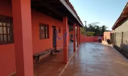 REF 17.045 - Excelente chácara em cond. fechado (Ibiúna), 1068m² a.t., 2 casas, espaço de churrasco, piscina,  canil,  8 vagas, aceita permuta.