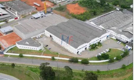 Excelente galpão em Guarulhos, 11.697m² a.t., 6.300m² a.c.,  Zoneamento ZI, amplo espaço para movimentação de caminhões (REF 17.244)