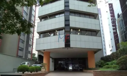 Excelente conjunto comercial no bairro cidade monções, com área de 319m² de a.u, 4 banheiros e 5 vagas fixas de garagem. ref 17.093