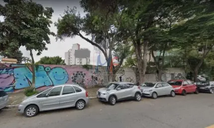 Excelente Terreno no bairro Vila Mariana, com 1.753m² de área de terreno, frente de 37,8 metros,160 m2 a.c.  zoneamento ZM.  - REF 8039