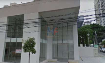 Excelente prédio comercial em Indianópolis com 1.530 M² de esquina, possui 3 andares, e esta localizado  a 500 m da estação Moema do metrô. REF 11.240