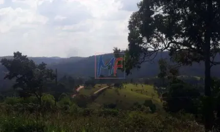 Excelente Terreno para Venda no bairro Jardim Brasília, 20.000 m² com água encanada, luz, asfalto e internet. Estudas permutas. REF 11.608
