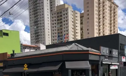 Excelente salão comercial na Vila Gomes Cardim (Zona Leste SP), 286m² a.u., 3 banheiros, Zoneamento ZM, prox. Rua Cantagalo. (REF: 16.965)