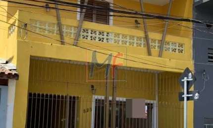 Sobrado no bairro Tatuapé, com 240 m²  a.u, 179 m²  terreno. Zoneamento ZC. Com 3 dorms, 3 salas, 3 banheiros e uma edícula. - REF 17.245