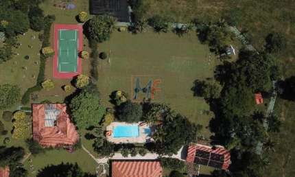Excelente Sítio  com 145.200 m2 , no Jardim Paulista, porteira fechada , 2.000 a.u.,casa principal, de hospedes , caseiro , 14 vagas .(REF: 17.446)